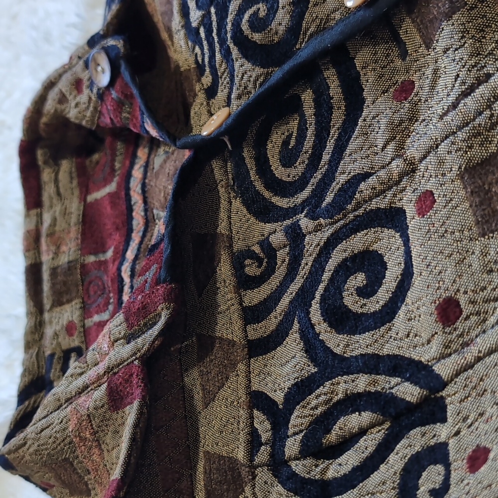 90s Vintage Reversible Red, Black, & Tan Corduroy Tapestry Button Down Jacket - Picture 11 of 12